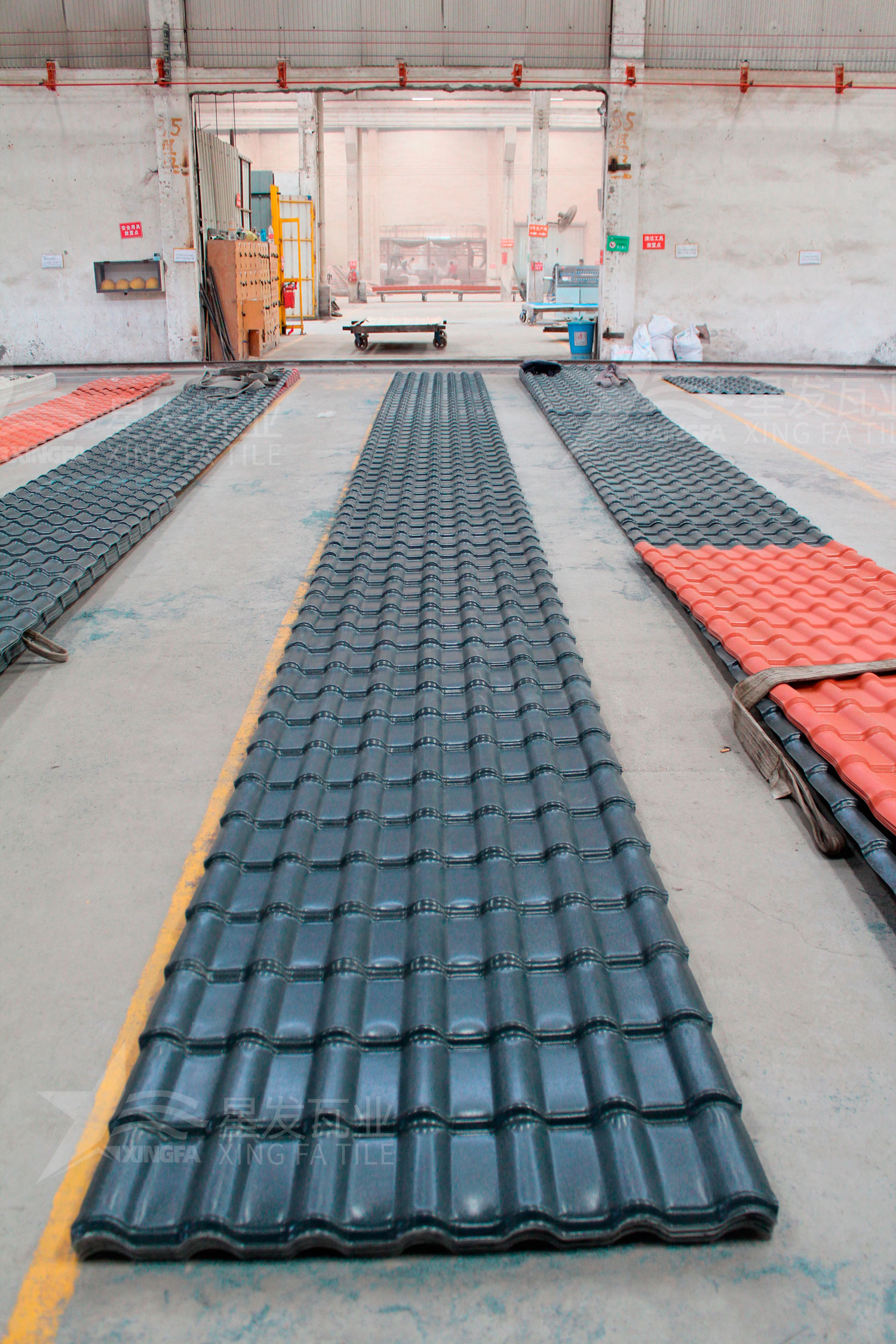 樹脂瓦白底和灰底哪個好？白底和灰底在質(zhì)量、價格上有啥區(qū)別？