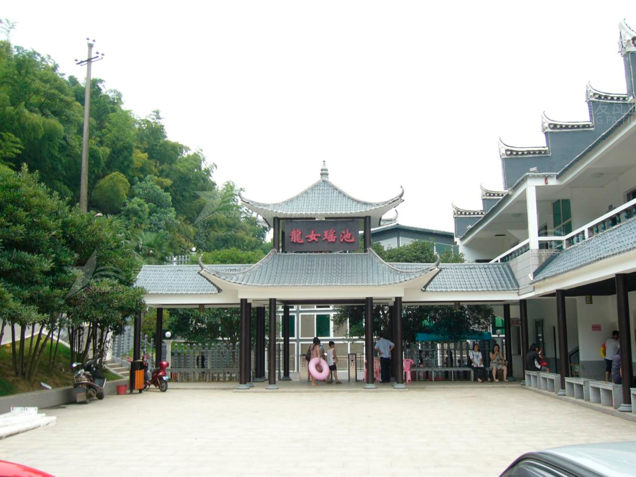 屋頂材料合成樹脂瓦和不銹鋼瓦哪個好？選擇很重要！