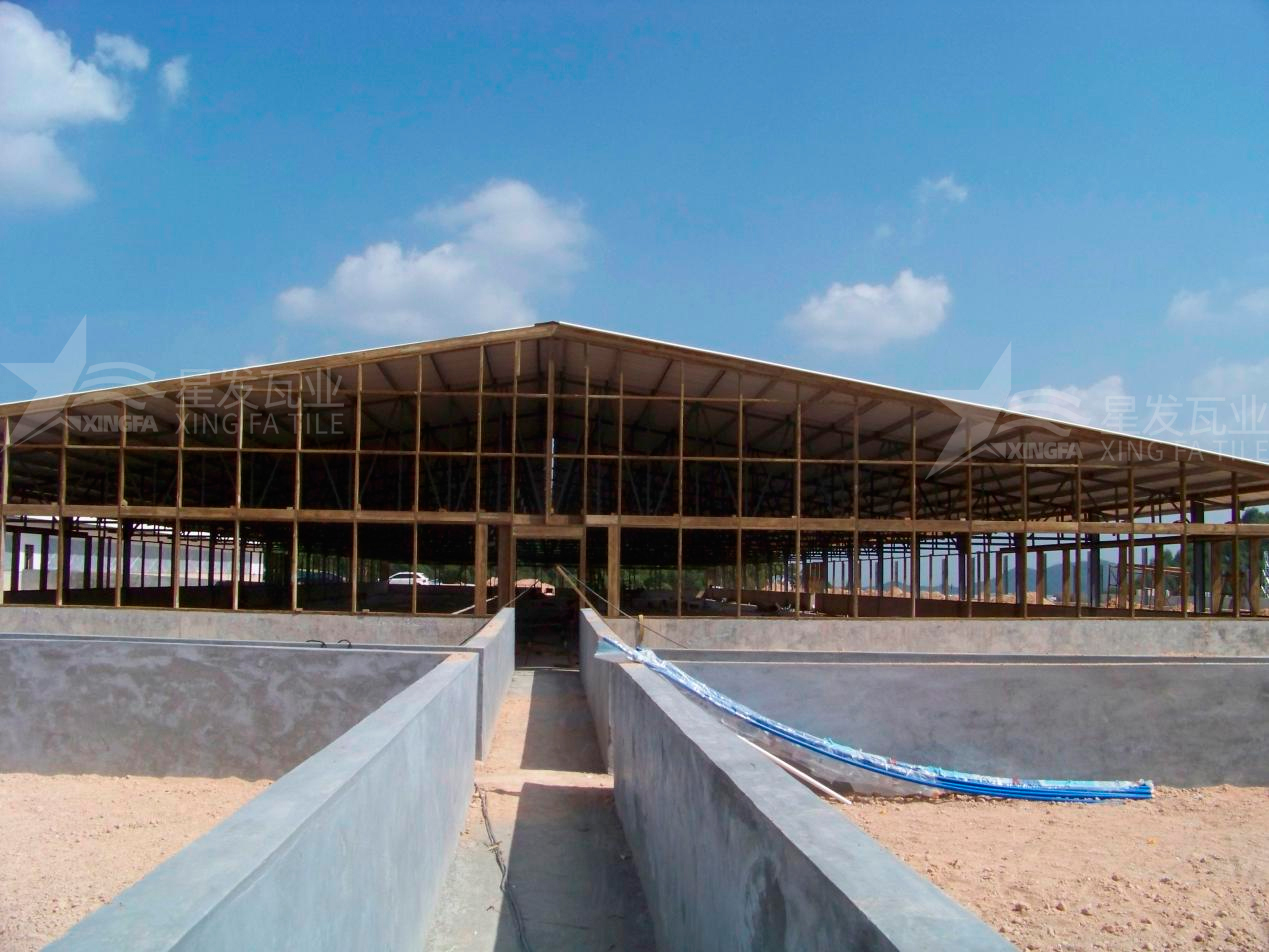 廠房屋頂用PVC中空隔熱瓦的好處？為啥廠房老板愛用PVC中空隔熱瓦