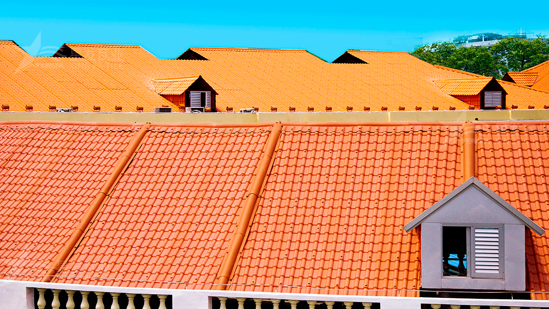 想購買材質(zhì)好的屋面瓦，到底選合成樹脂瓦好還是鋁瓦好？