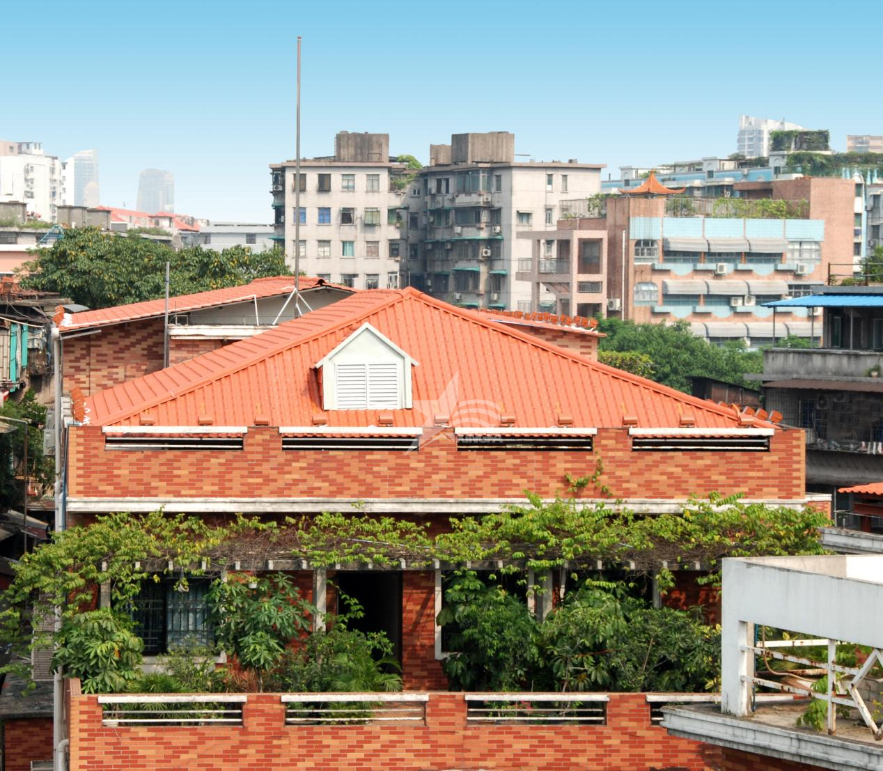 新農(nóng)村建房：琉璃瓦與合成樹脂瓦對(duì)比，何者更適合？