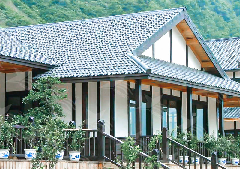 想購買材質(zhì)好的屋面瓦，到底選合成樹脂瓦好還是鋁瓦好？